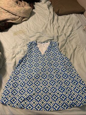 Lulu-B Blue and White Geometric Sleeveless Top